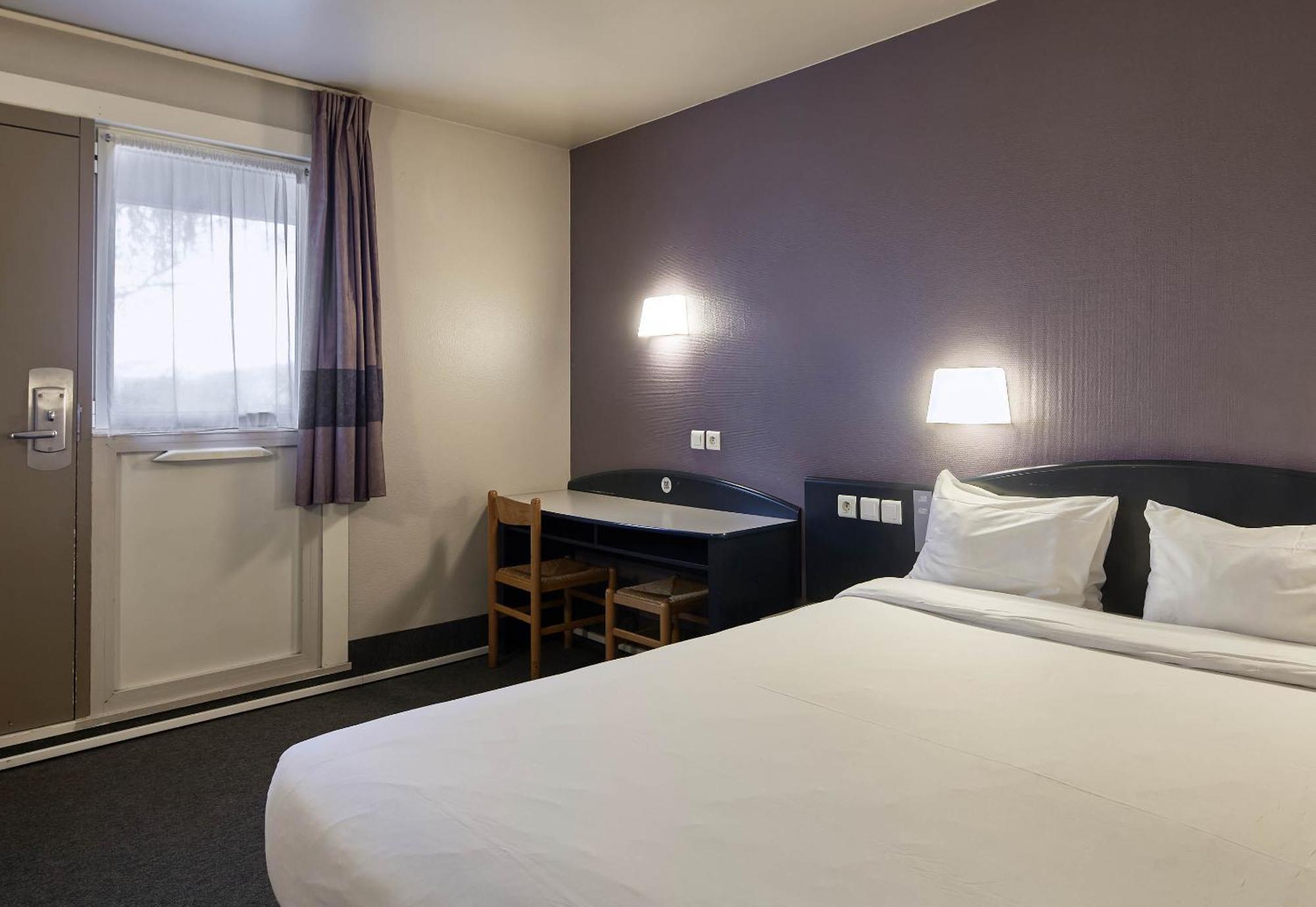 B&B Hotel Saclay Exterior photo